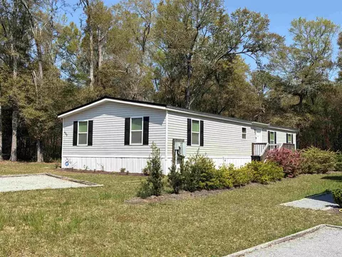 490 Waverly Rd, Pawleys Island, SC 29585