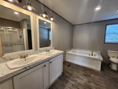 2002 Warrens Loop, Marion, SC 29571 photo 9
