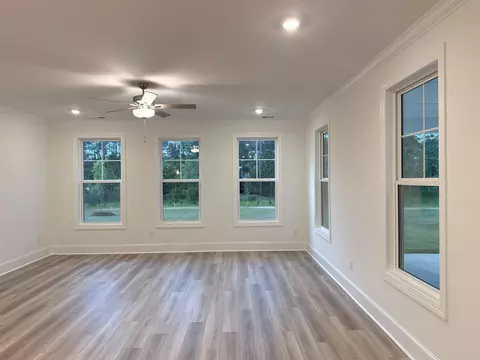 Living - 174 Westfield Cir, Conway, SC 29526 photo 1 of 3