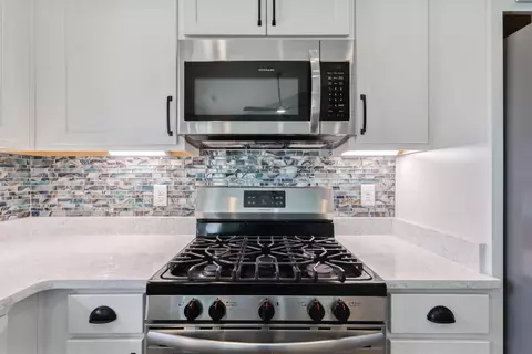 Kitchen - 305 Rycola Cir, Surfside Beach, SC 29575 photo 5 of 6