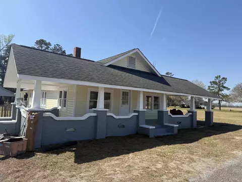 690 Mcnabb Short Cut Rd, Loris, SC 29569