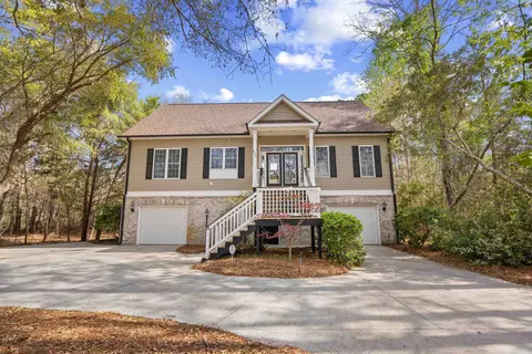 225 Red Maple Dr, Pawleys Island, SC 29585