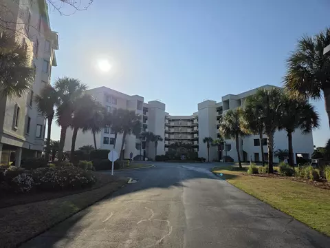 741 Retreat Beach Cir, Pawleys Island, SC 29585