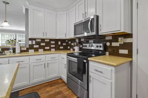 Kitchen - 1141 Merrymount Dr, Conway, SC 29526 photo 5 of 8