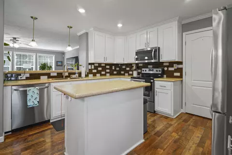 Kitchen - 1141 Merrymount Dr, Conway, SC 29526 photo 4 of 8