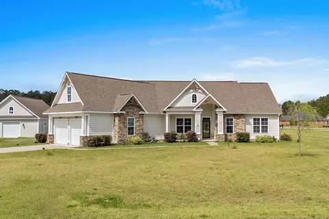 687 Tiger Paw Rd, Loris, SC 29569