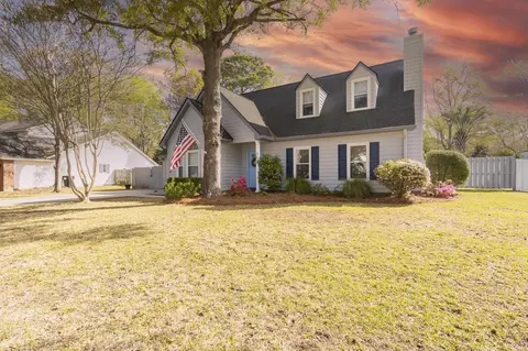 758 Mount Gilead Place Dr, Murrells Inlet, SC 29576