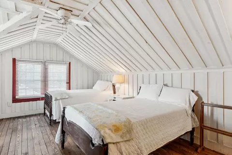 Bedroom - 44 Hook Dr, Pawleys Island, SC 29585 photo 11 of 17