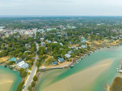 View/Area - 44 Hook Dr, Pawleys Island, SC 29585 photo 9 of 11