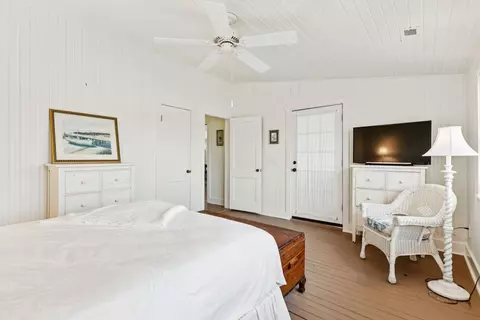 Bedroom - 44 Hook Dr, Pawleys Island, SC 29585 photo 15 of 17