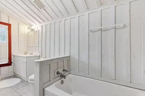 Bath - 44 Hook Dr, Pawleys Island, SC 29585 photo 6 of 9