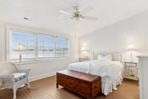 Bedroom - 44 Hook Dr, Pawleys Island, SC 29585 photo 14 of 17