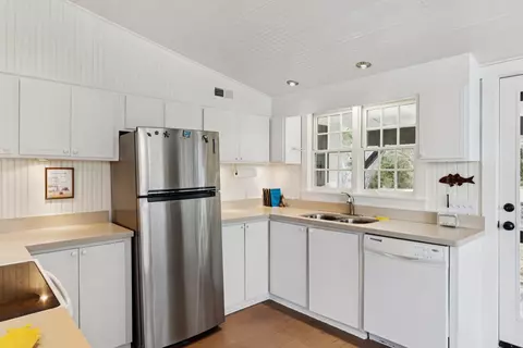 Kitchen - 44 Hook Dr, Pawleys Island, SC 29585 photo 5 of 6