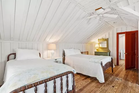 Bedroom - 44 Hook Dr, Pawleys Island, SC 29585 photo 13 of 17