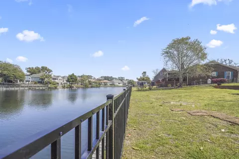View/Area - 718 7th Ave N, Surfside Beach, SC 29575 photo 5 of 9