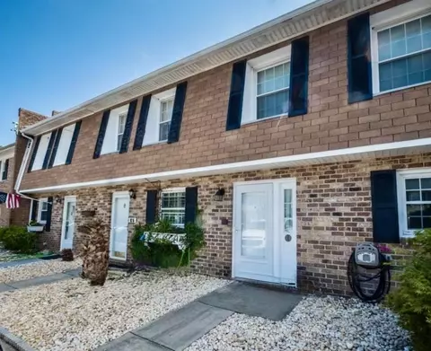 4505 N Kings Hwy #E2, Myrtle Beach, SC 29577