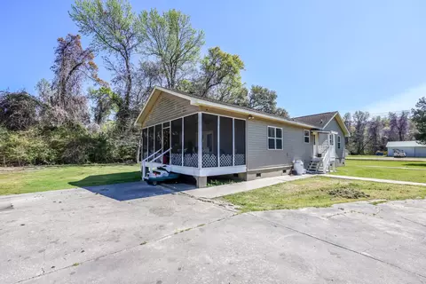 Exterior - 57 Jacobs Ave, Georgetown, SC 29440 photo 6 of 10