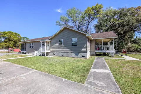 Exterior - 57 Jacobs Ave, Georgetown, SC 29440 photo 5 of 10