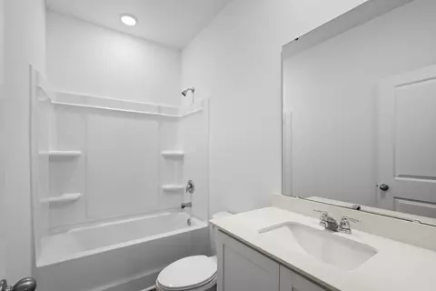 Bath - 476 Castillo Dr, Loris, SC 29569 photo 1 of 2