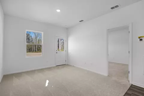 Living - 476 Castillo Dr, Loris, SC 29569 photo 2 of 5