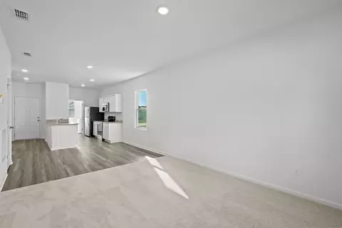 Living - 476 Castillo Dr, Loris, SC 29569 photo 4 of 5