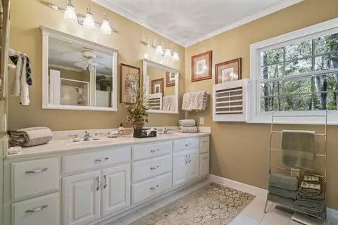 Bath - 417 Frederick Dr, Georgetown, SC 29440 photo 2 of 3