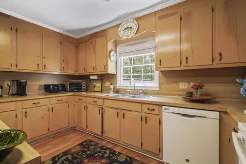 Kitchen - 417 Frederick Dr, Georgetown, SC 29440 photo 3 of 5