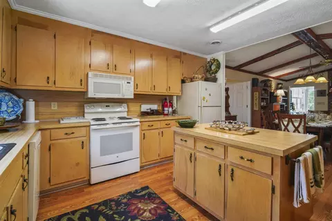Kitchen - 417 Frederick Dr, Georgetown, SC 29440 photo 4 of 5