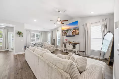 Living - 844 Gammon Dr, Myrtle Beach, SC 29579 photo 1 of 2