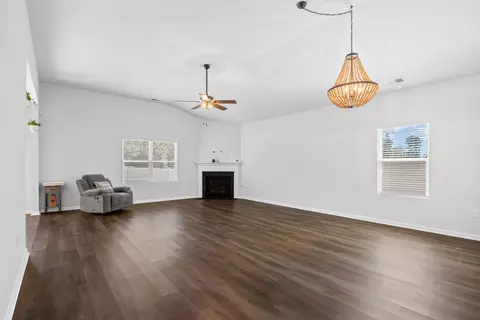 Living - 418 Archer Ct, Conway, SC 29526 photo 3 of 8
