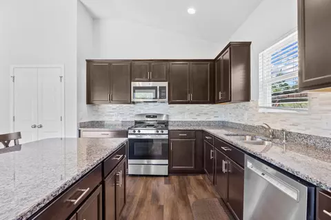 Kitchen - 418 Archer Ct, Conway, SC 29526 photo 3 of 3