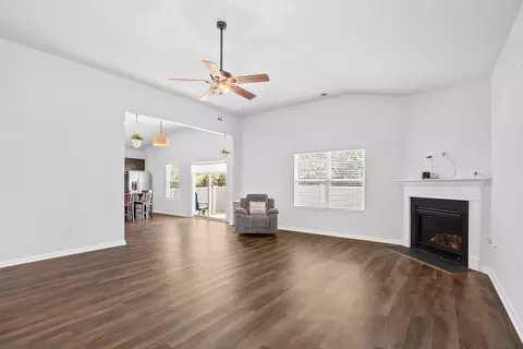 Living - 418 Archer Ct, Conway, SC 29526 photo 4 of 8