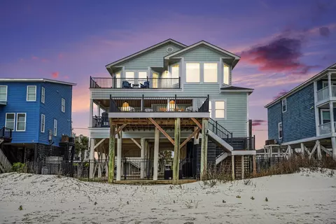 721 S Waccamaw Dr, Murrells Inlet, SC 29576