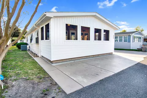 465 Sandpebble Dr, Surfside Beach, SC 29575 photo 3