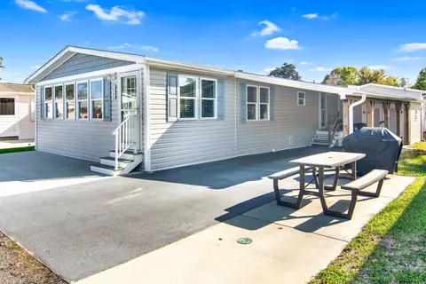 469 Sandpebble Dr, Surfside Beach, SC 29575 photo 3