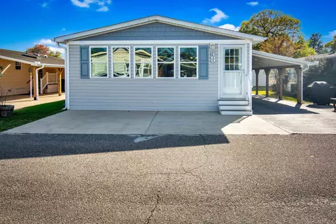 469 Sandpebble Dr, Surfside Beach, SC 29575