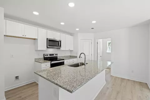 Kitchen - 2832 Biscane Ct, Conway, SC 29527 photo 2 of 2