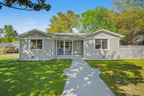 620 8th Ave S, Surfside Beach, SC 29575