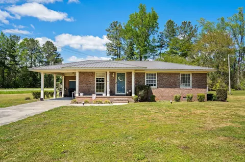 105 Twin City Cir, Loris, SC 29569