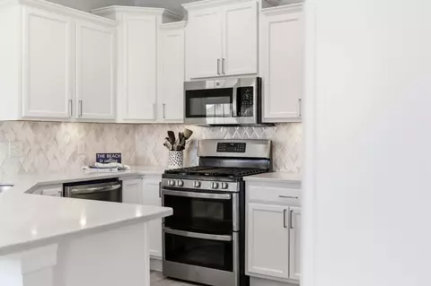 Kitchen - 146 Harbor Lights Dr, Surfside Beach, SC 29575 photo 8 of 12