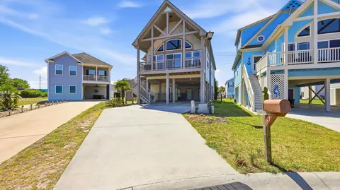915 Ocean Pines Ct, North Myrtle Beach, SC 29582