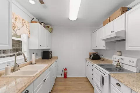 Kitchen - 519 3rd Ave S, Surfside Beach, SC 29575 photo 10 of 13