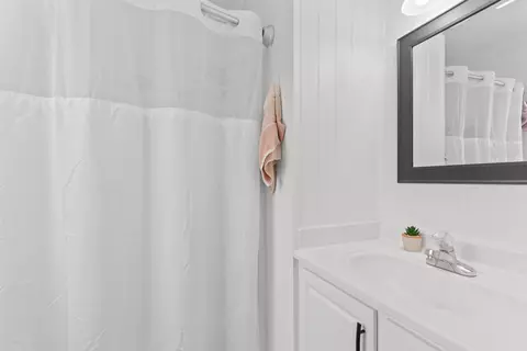 Bath - 519 3rd Ave S, Surfside Beach, SC 29575 photo 6 of 7