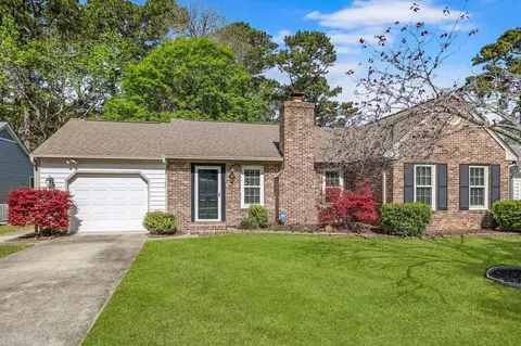 145 Woodlake Dr, Murrells Inlet, SC 29576