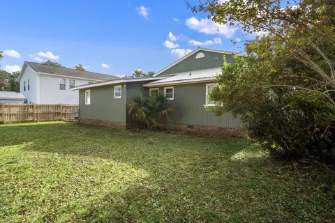 Exterior - 328 16th Ave S, Surfside Beach, SC 29575 photo 5 of 8
