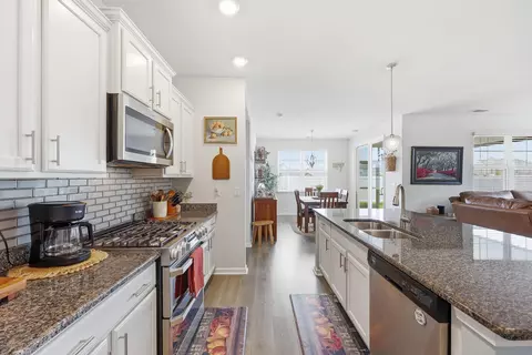 Kitchen - 5010 Oat Fields Dr, Myrtle Beach, SC 29588 photo 4 of 4