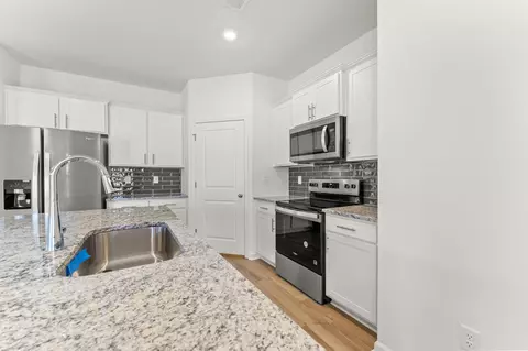 Kitchen - 545 Honeyhill Loop, Conway, SC 29526 photo 1 of 2