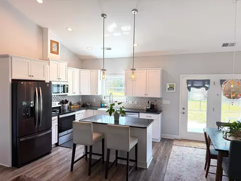 Kitchen - 1066 Fox Bay Rd, Loris, SC 29569 photo 1 of 7