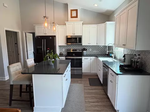 Kitchen - 1066 Fox Bay Rd, Loris, SC 29569 photo 4 of 7