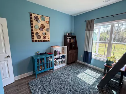 Bedroom - 1066 Fox Bay Rd, Loris, SC 29569 photo 6 of 9